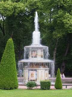夏の宮殿の噴水