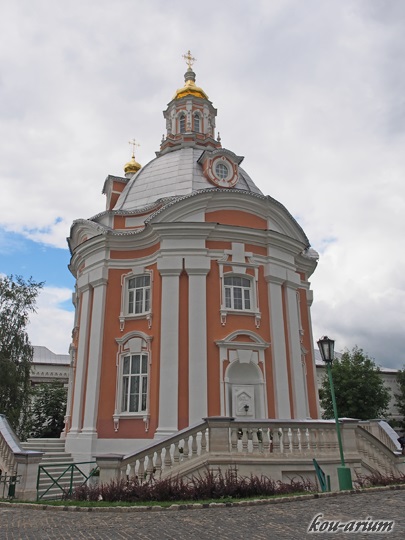 トロイツェ・セルギエフ大修道院内の建物