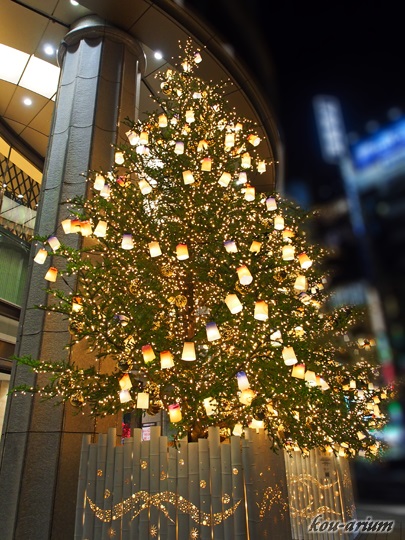 日本橋三越本店前のクリスマスツリー