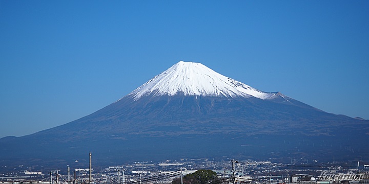 冠雪した富士山