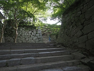 唐津城への階段